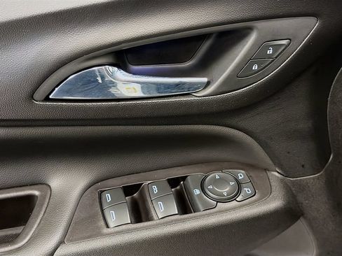 Used 2021 Chevrolet Equinox LT FWD image 19