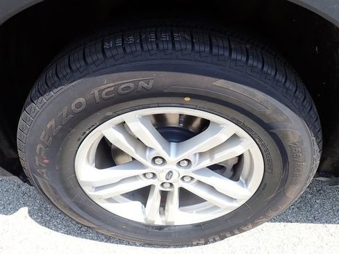 Used 2022 Ford Explorer XLT AWD/4WD image 9