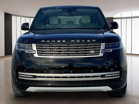 Certified 2025 Land Rover Range Rover SE AWD/4WD image 2