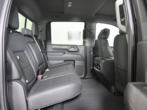 Used 2025 Chevrolet Silverado 3500 LTZ w/ LTZ Convenience Package AWD/4WD image 16