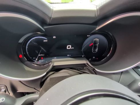Used 2024 Alfa Romeo Stelvio Quadrifoglio AWD/4WD image 32