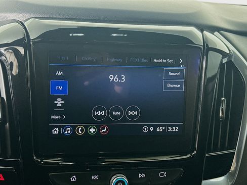 Used 2022 Chevrolet Traverse LT image 21