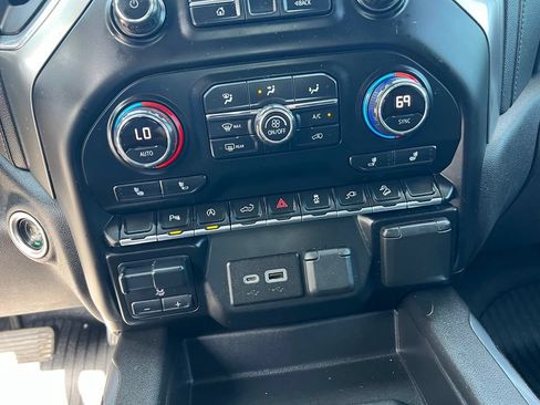 Used 2021 Chevrolet Silverado 1500 LT Trail Boss w/ Convenience Package II AWD/4WD image 32