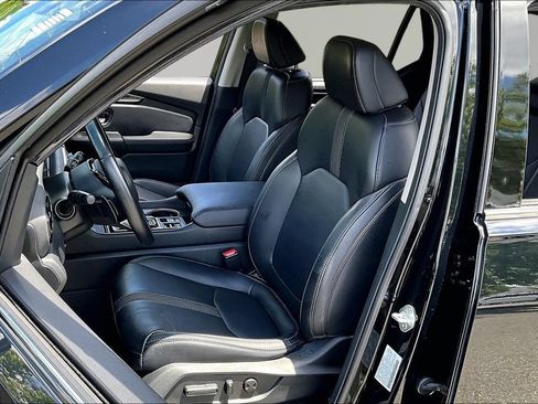 Used 2025 Honda Pilot Touring image 17