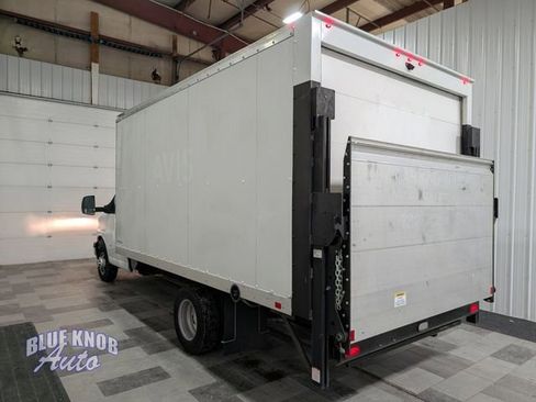 Used 2022 Chevrolet Express 3500 w/ Power Convenience Package image 2