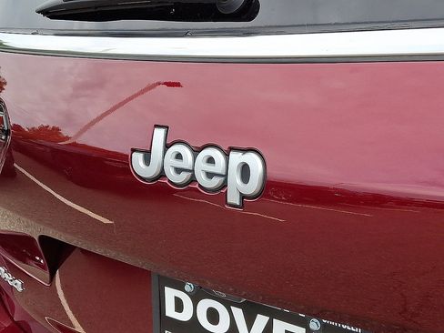 Certified 2025 Jeep Grand Cherokee L Limited w/ Luxury Tech Group II AWD/4WD image 16