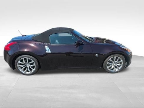 Used 2010 Nissan 370Z Touring RWD image 10