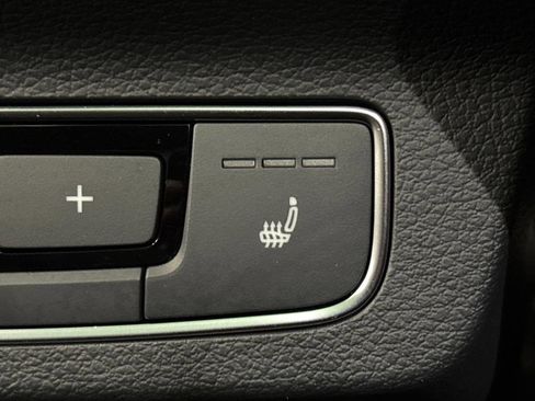 Used 2023 Audi Q5 e Prestige w/ Prestige Package image 33