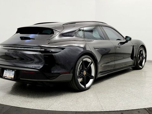 Used 2023 Porsche Taycan GTS image 5