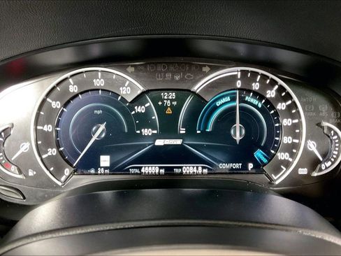 Used 2019 BMW 530e 530e iPerformance image 20