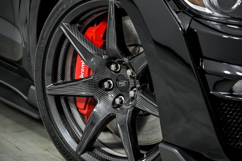 Used 2021 Ford Mustang Shelby GT500 w/ Carbon Fiber Track Pack RWD image 4