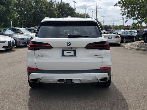 Used 2025 BMW X5 xDrive40i w/ Premium Package AWD/4WD image 4