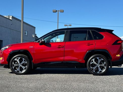 Used 2022 Toyota RAV4 XSE w/ Weather Package image 7