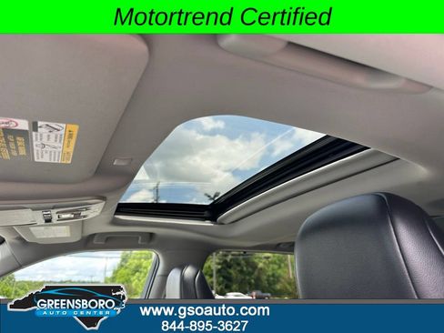 Used 2020 Toyota Highlander XLE AWD/4WD image 7