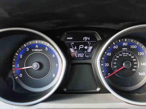 Used 2015 Hyundai Elantra SE w/ Option Group 02 image 14