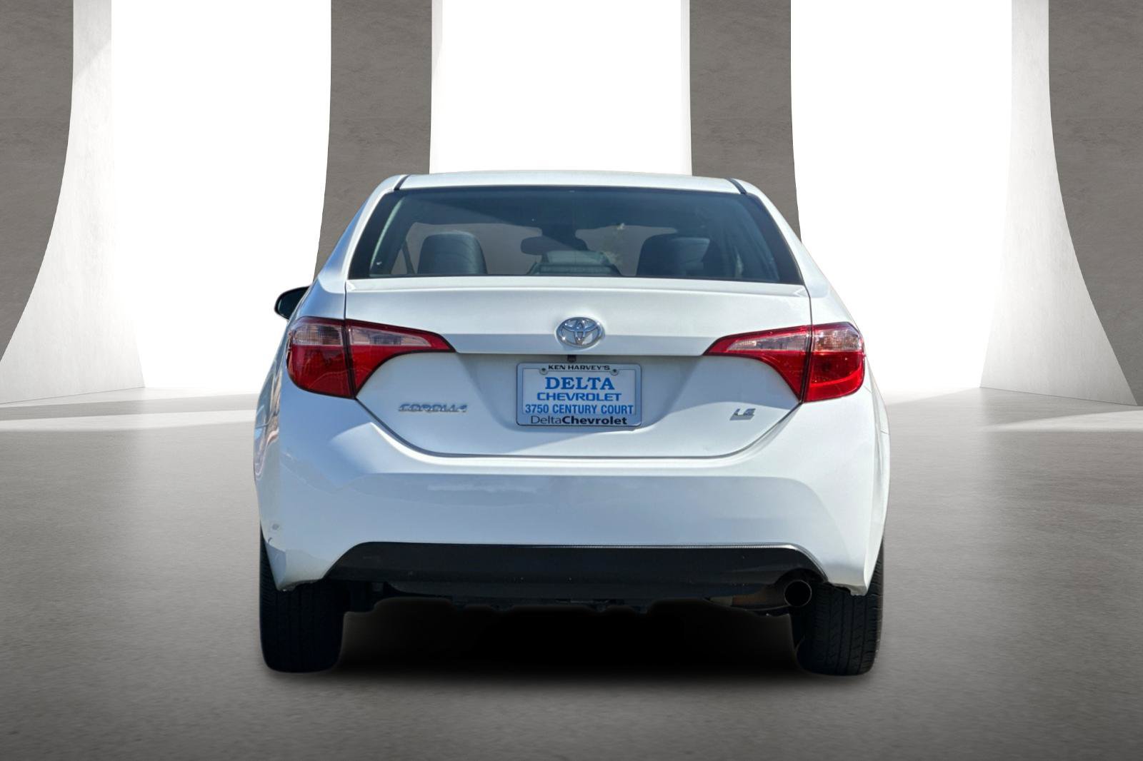 Used 2017 Toyota Corolla LE FWD image 5