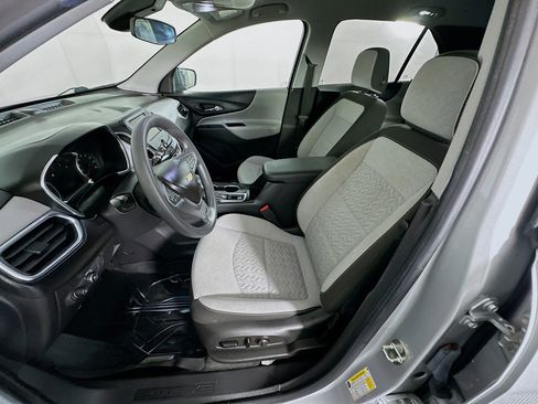 Used 2022 Chevrolet Equinox LS w/ LS Convenience Package image 12
