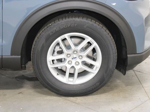 New 2026 Ford Explorer Active RWD image 11