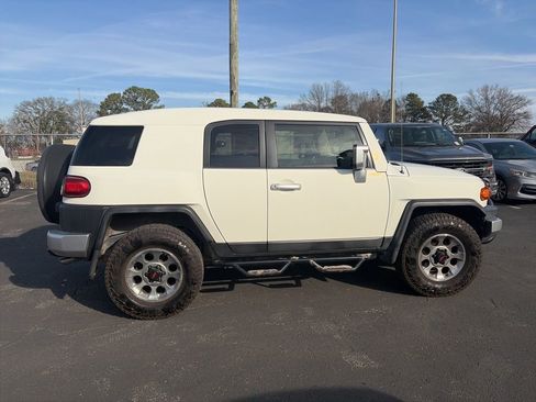 Used 2012 Toyota FJ Cruiser Base image 8