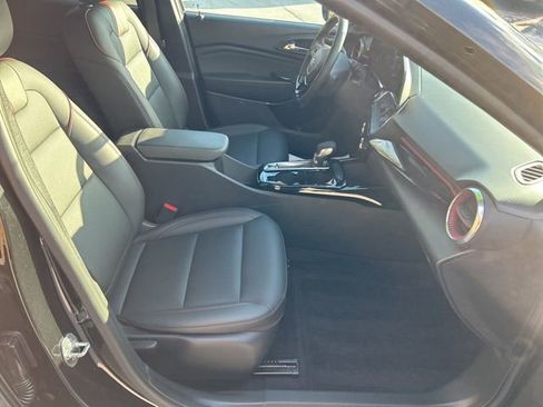 Certified 2024 Chevrolet Trax RS w/ Driver Confidence Package image 6