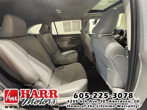 Used 2022 Toyota Highlander Limited image 20