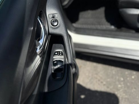Used 2020 Nissan Rogue S w/ Special Edition Package FWD image 32