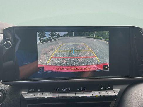 Used 2025 Toyota Camry XSE FWD image 16