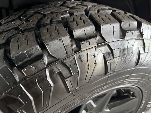 Used 2021 Jeep Gladiator Sport image 12