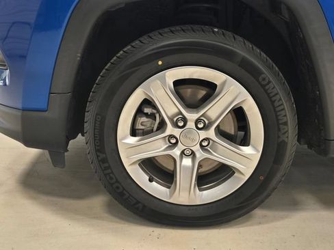 Used 2023 Jeep Compass Latitude AWD/4WD image 11