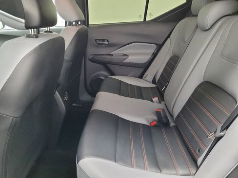 Used 2023 Nissan Kicks SR w/ SR Premium Package FWD image 18