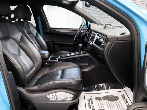 Used 2022 Porsche Macan AWD/4WD image 17
