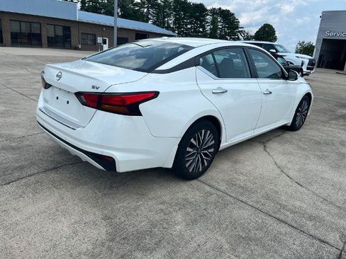 Certified 2023 Nissan Altima 2.5 SV FWD image 5
