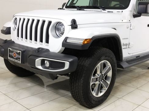 Used 2022 Jeep Wrangler Unlimited Sahara w/ LED Lighting Group AWD/4WD image 45