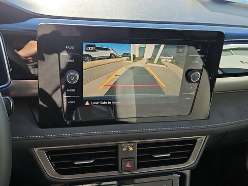 New 2026 Volkswagen Taos SE image 16