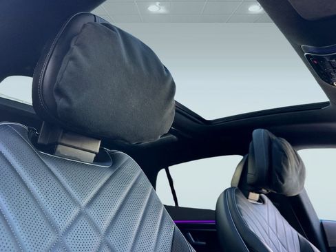 Certified 2022 Mercedes-Benz EQS 580 4MATIC Sedan image 15