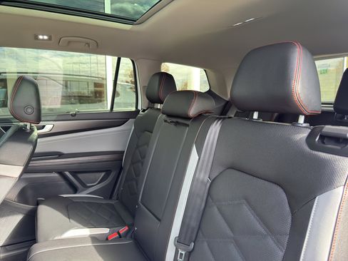 New 2026 Volkswagen Atlas Peak Edition image 12