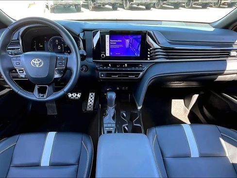 Certified 2025 Toyota Camry SE w/ Convenience Package image 16