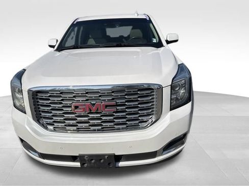 Used 2019 GMC Yukon Denali w/ Denali Ultimate Package AWD/4WD image 3