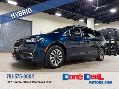 Used 2023 Chrysler Pacifica Touring-L