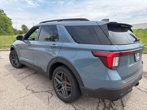 Used 2025 Ford Explorer ST-Line w/ Premium Package AWD/4WD image 3