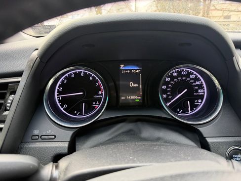 Used 2019 Toyota Camry SE image 8