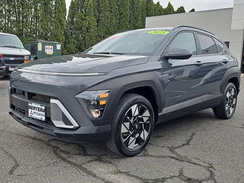 Used 2025 Hyundai Kona SEL image 3