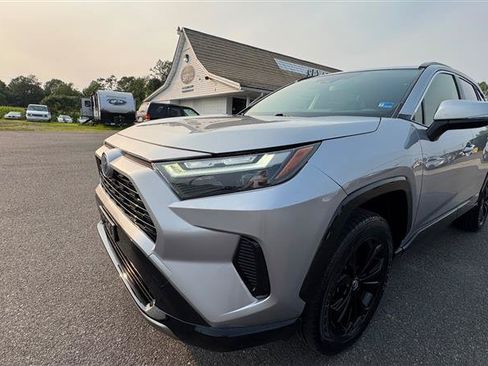 Used 2022 Toyota RAV4 SE w/ SE Grade Weather Package AWD/4WD image 12