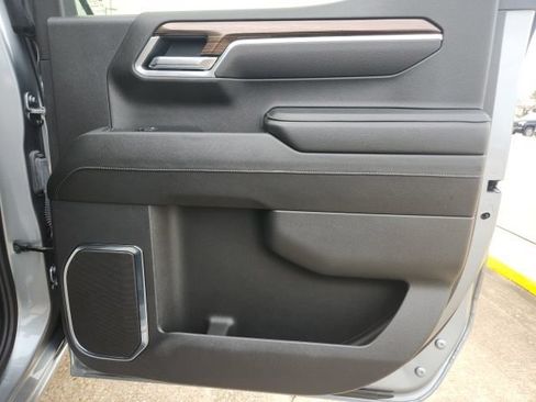 Used 2025 Chevrolet Silverado 1500 LT RWD image 19