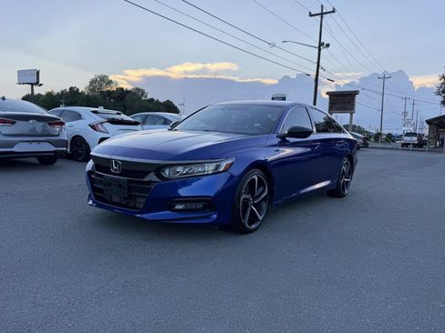 Used 2019 Honda Accord Sport image 3