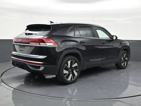 Used 2024 Volkswagen Atlas Cross Sport SE FWD image 5