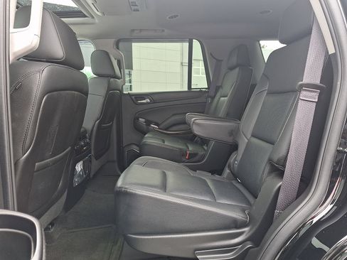 Used 2016 GMC Yukon SLT w/ Open Road Package AWD/4WD image 10
