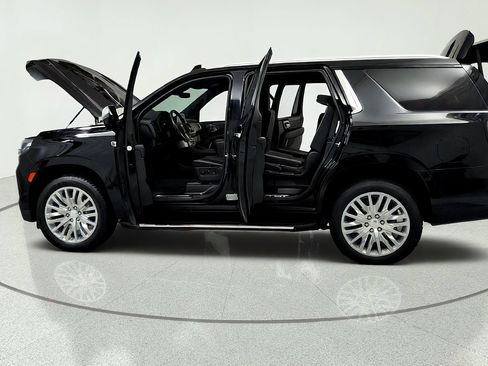Used 2023 Chevrolet Tahoe Premier AWD/4WD image 10