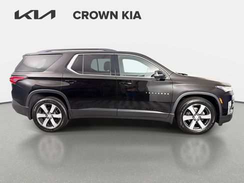 Used 2022 Chevrolet Traverse LT w/ LT Premium Package AWD/4WD image 5