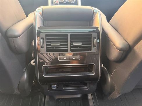 Used 2016 Land Rover Range Rover Sport HSE image 22
